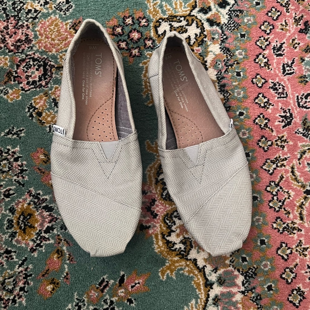 TOMS Women's Cream Slip-On Shoes